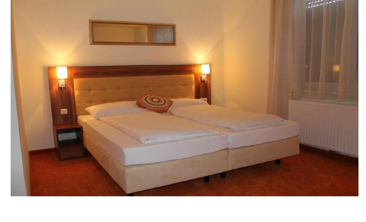 ستير Stiftshotel Garsten المظهر الخارجي الصورة